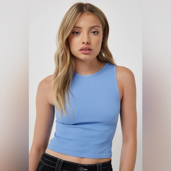 ✨Free with purchase of $30 or more✨ Basic Ultra Crop Seamless High Neck Tank - Picture 2 of 6